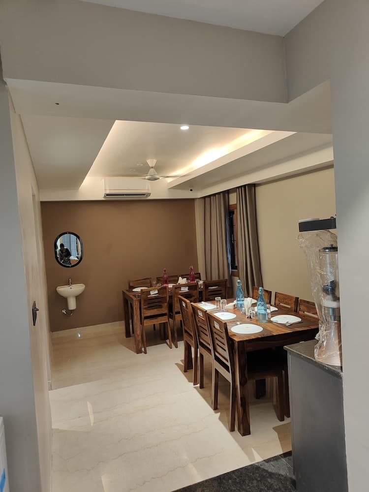 Sakthi Holiday s Inn