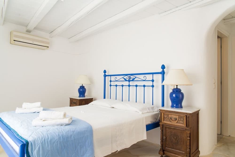 Adonis Villa