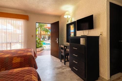 Azteca Inn