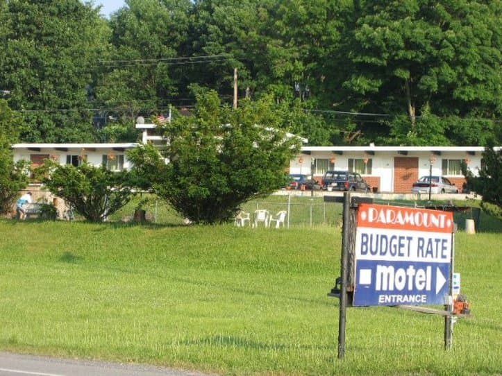 Paramount Motel