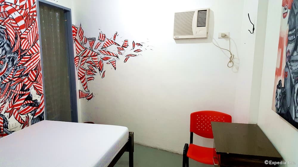 Lokal Hostel
