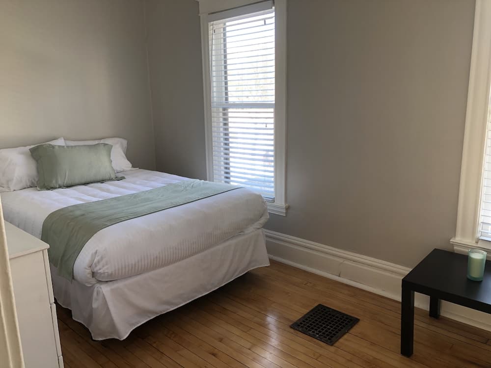 Midtown Manor