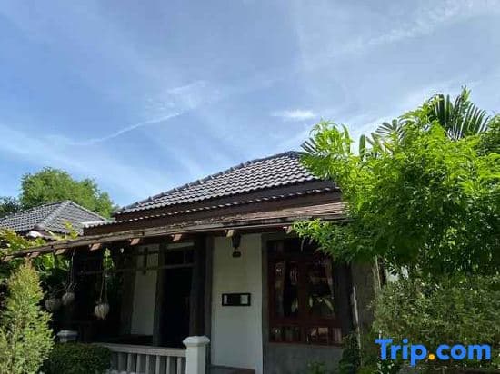 Bangtao Beach Chalet
