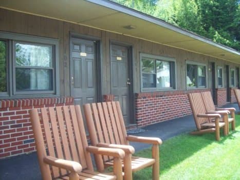 Birch Knoll Motel
