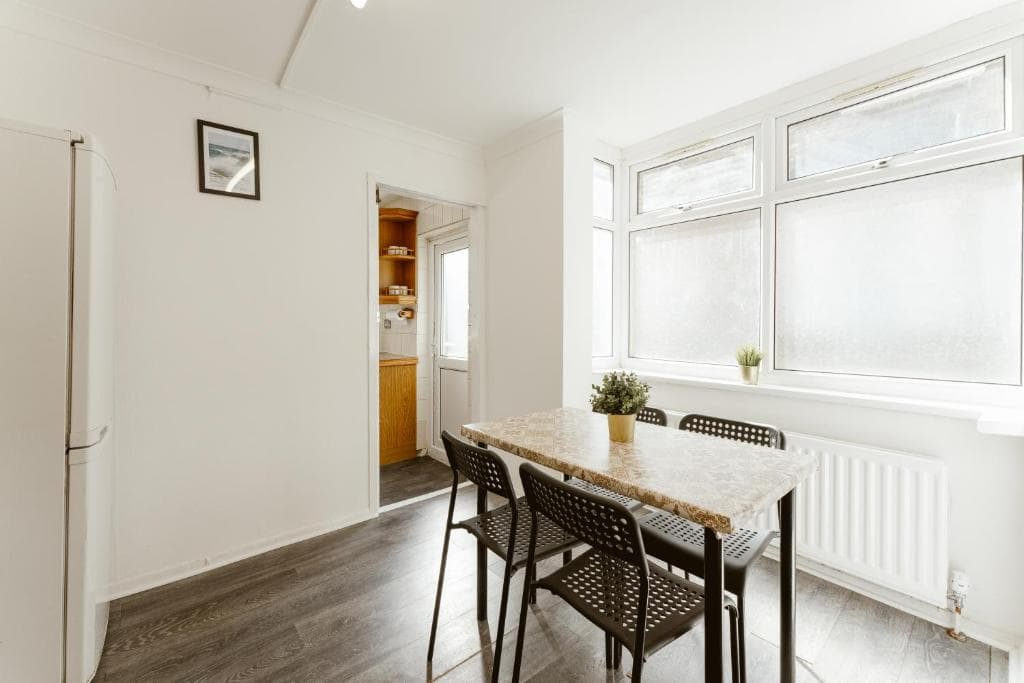 Leyton Comfy Double rooms -50