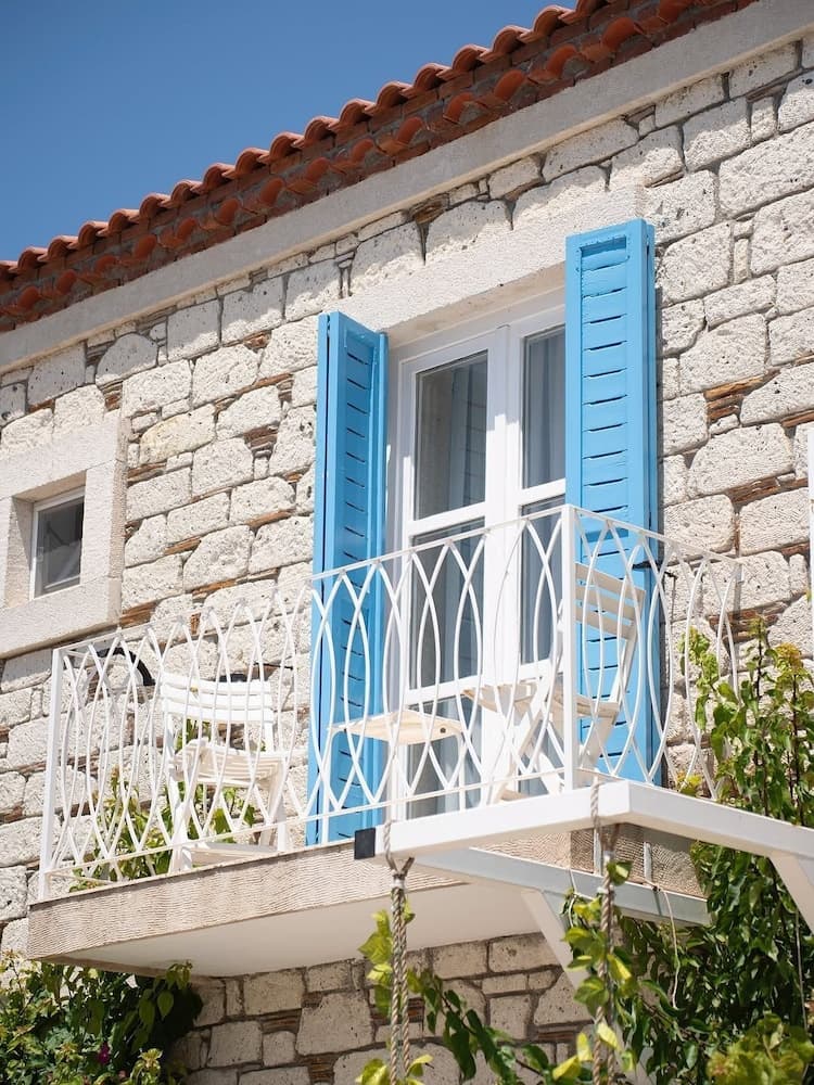 Peri Hotel