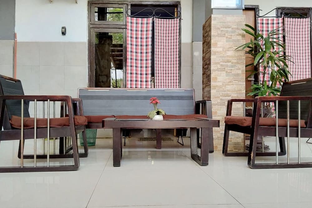 RedDoorz @ Hotel Surabaya Sumenep