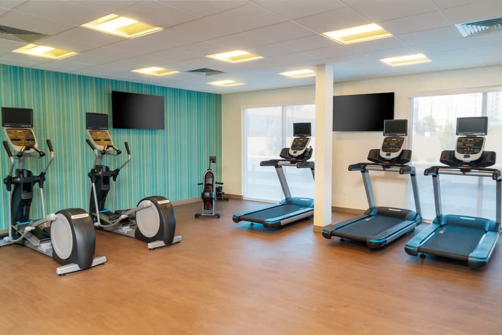 Holiday Inn Express & Suites - Las Vegas - E Tropicana by IHG