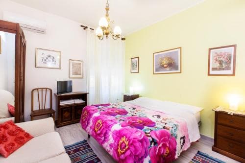 Moon House B&B