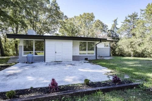 Gorgeous Renovated Home With Large & Private Lot