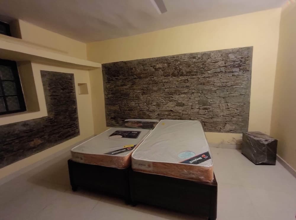 Atulya Neer Hotel