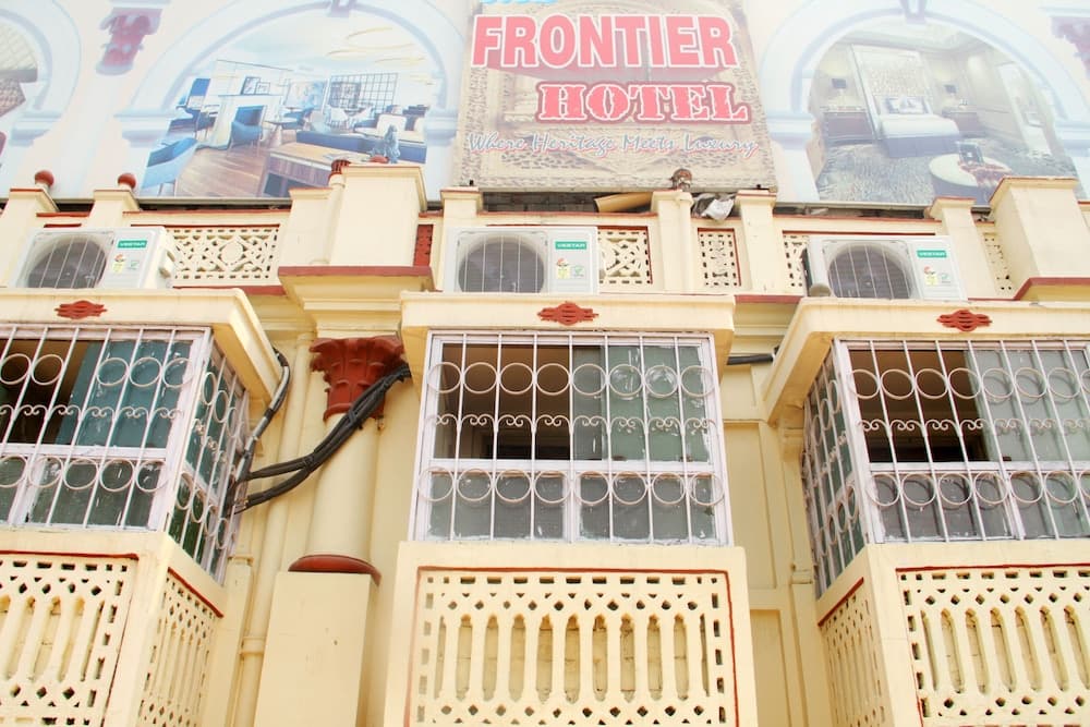 Hotel New Frontier