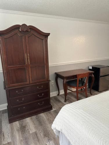 The Hotel Redland