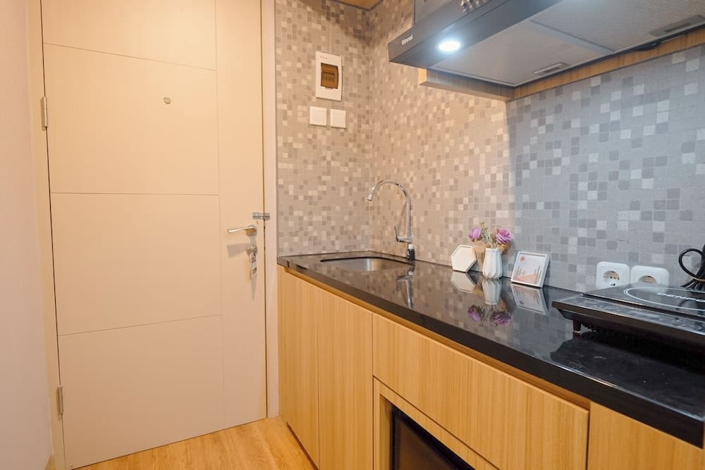 Good Deal and Simply Studio Tokyo Riverside PIK 2 Apartment By Travelio