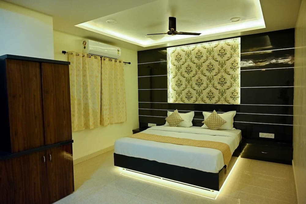 Hotel Golden Bliss