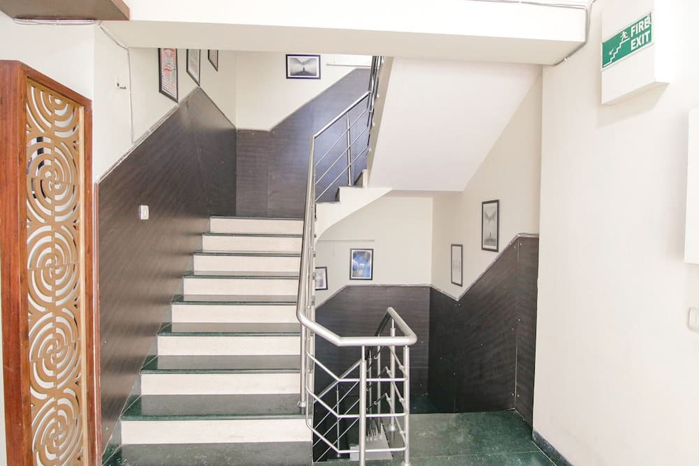 Fabhotel Rivlet Inn