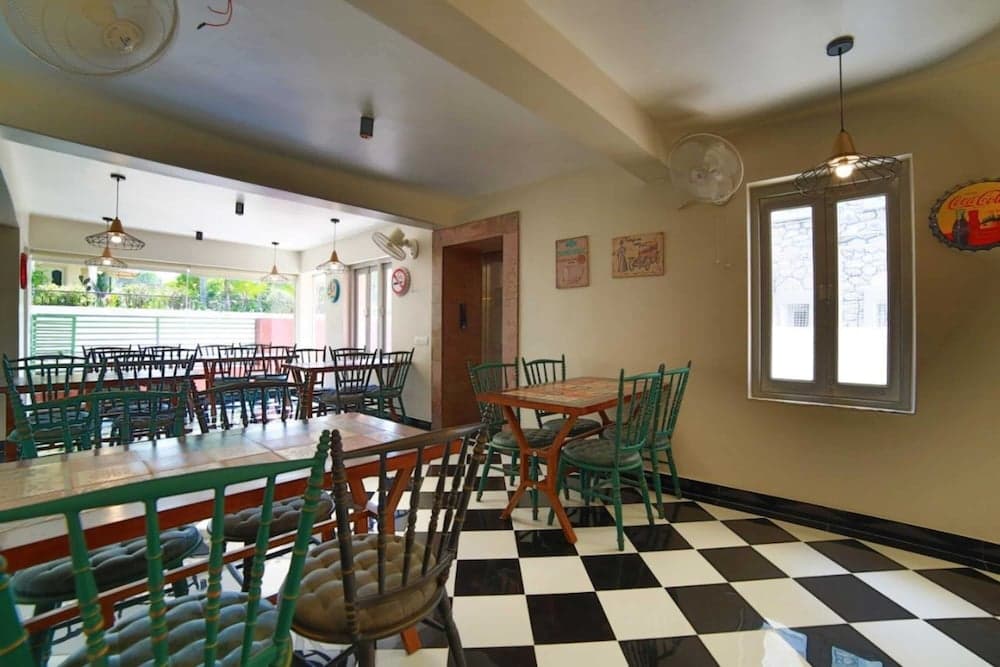 Hotel Marigold