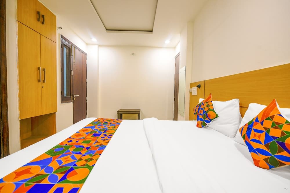 Fabhotel Silver Crown I