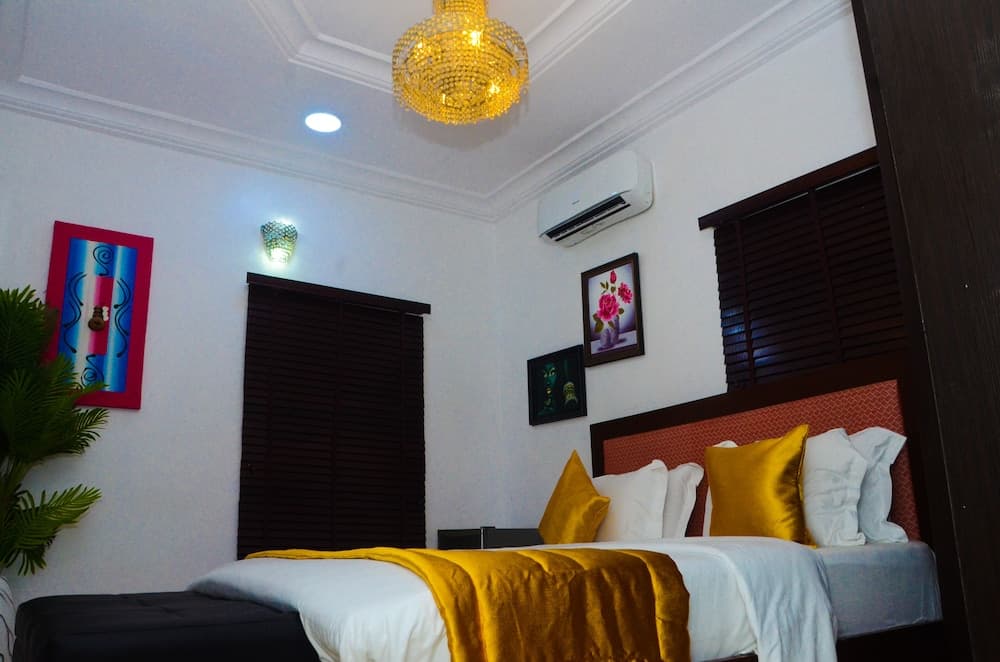 J Gibson Hotel