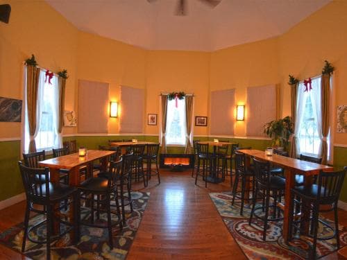 Hyde Away Inn