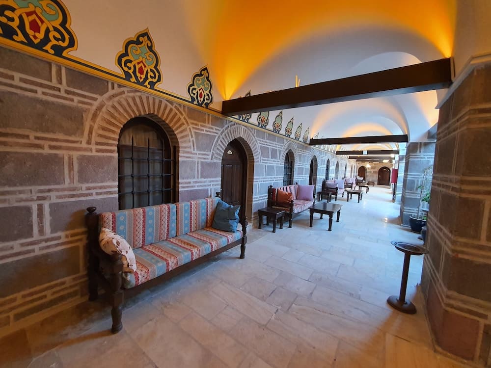 Cesme Kanuni Kervansaray