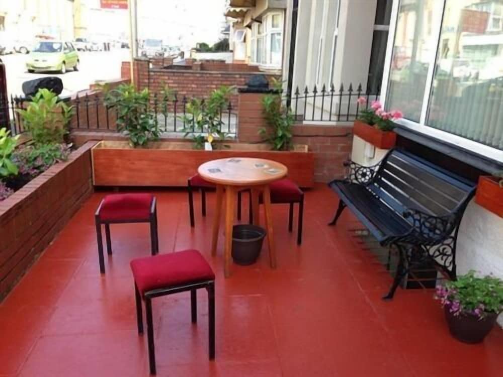 Oasis Guesthouse