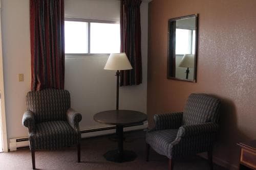 First Interstate Inn Douglas