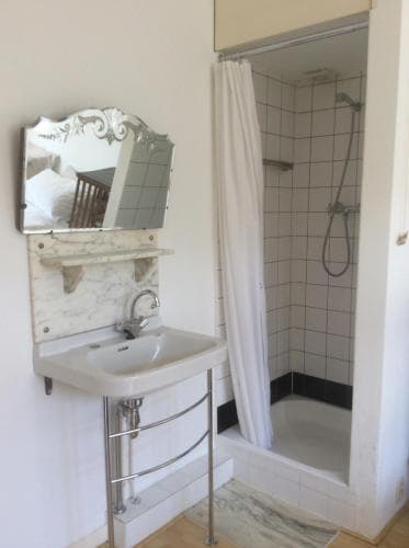 B&B Glancingview