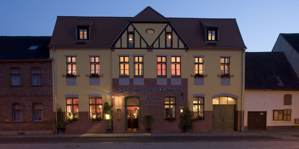 Zum hauenden Schwein