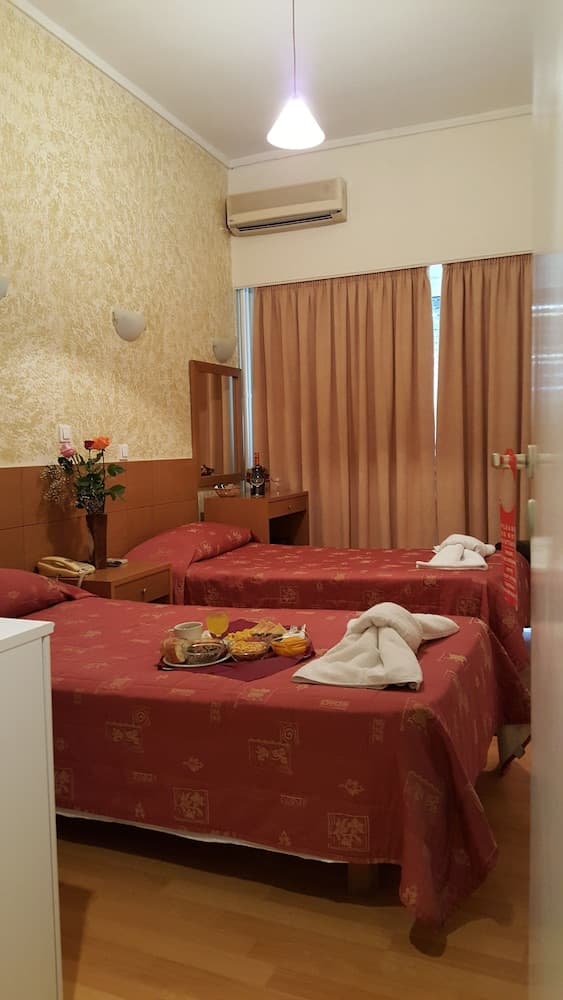 Aristoteles Hotel
