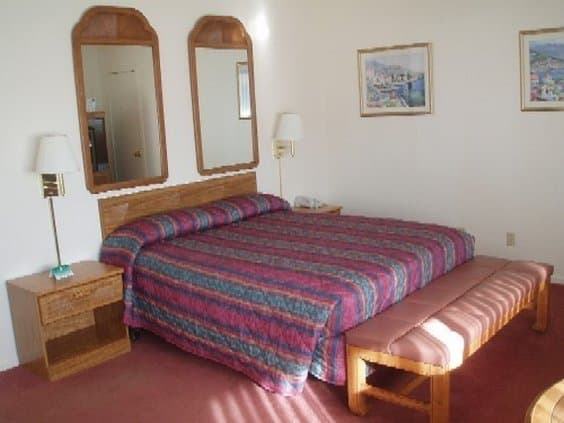 White Oaks Hotel