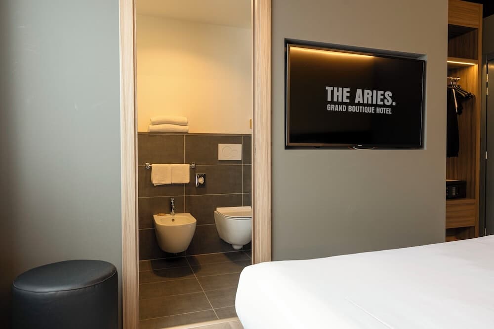 Aries Hotel