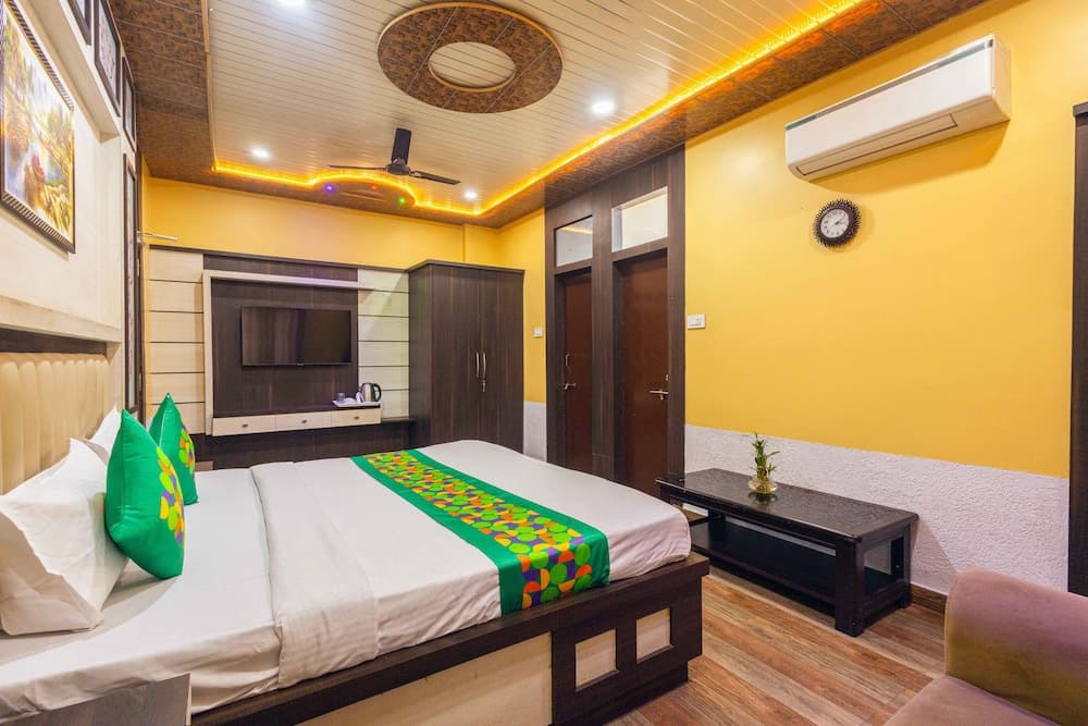 Fabhotel Saumendra