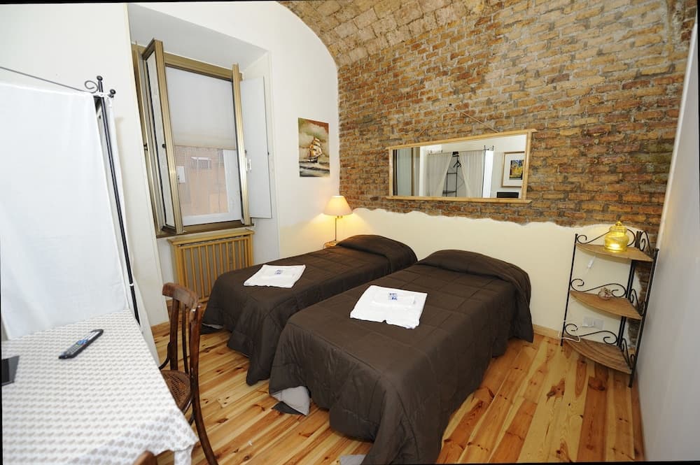 B&b Chain Gallienus