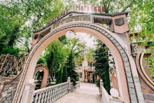 Urartu Hotel