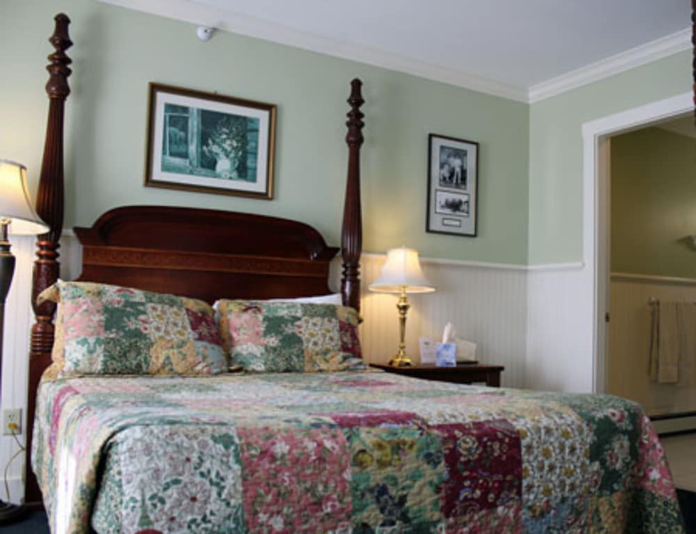 Kearsarge Inn