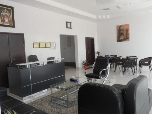 Al Mandoos Hotel