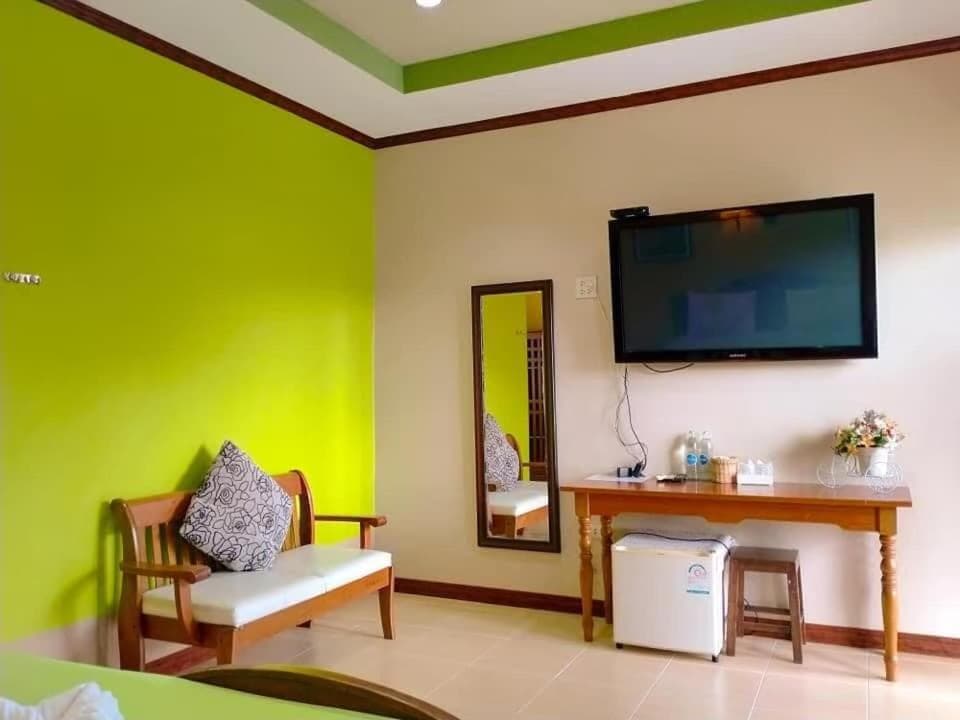 โรงแรมอิ่มสุข บางสะพาน