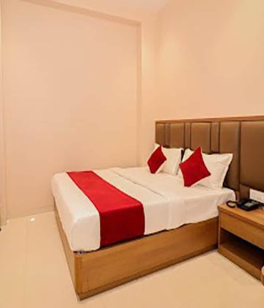 FabExpress Ascent Star Inn