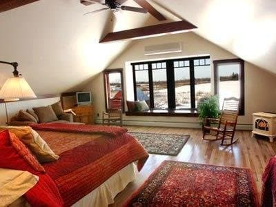 White Pillars Lodging