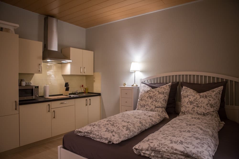 Apartone