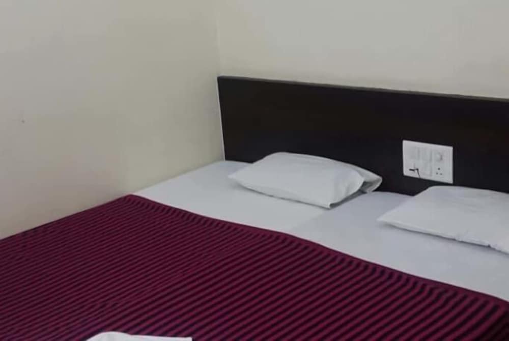 Iroomz VKG Complex
