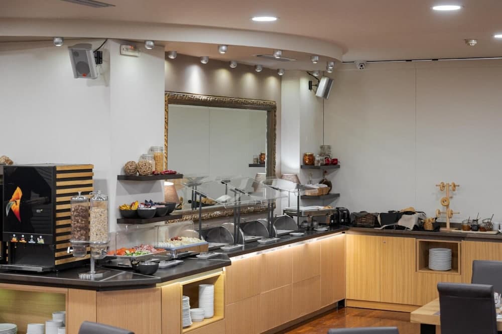 Acropolis Select Hotel
