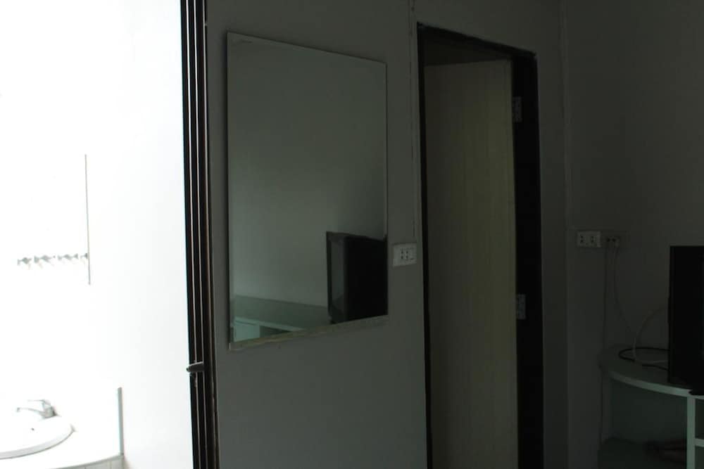 Saeng Chan Apartment