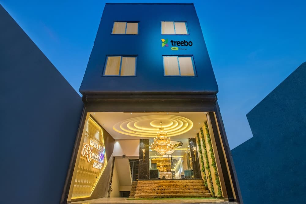 Treebo Taj Dream