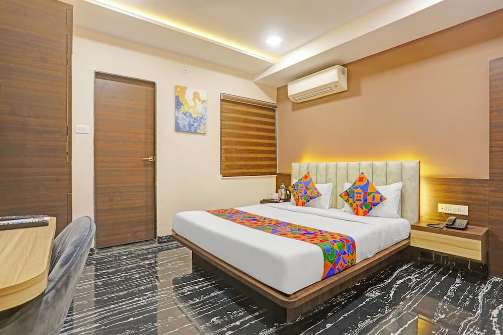 Fabhotel Aura Grande