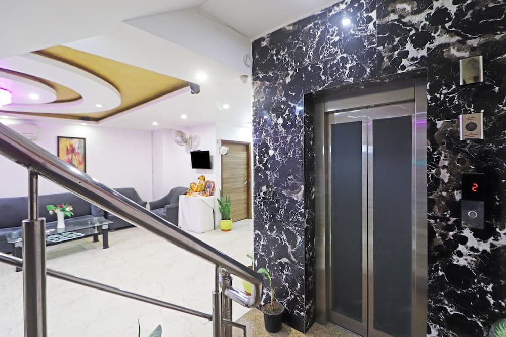 Hotel Mint Residency