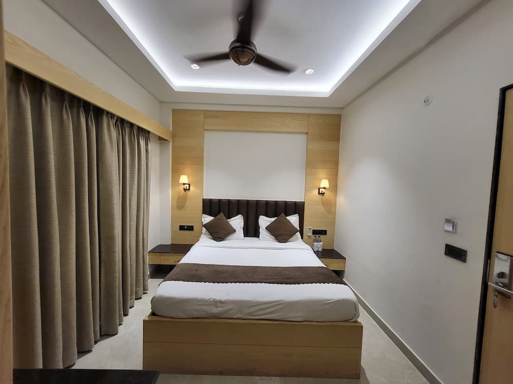 Hotel sar kamla dham