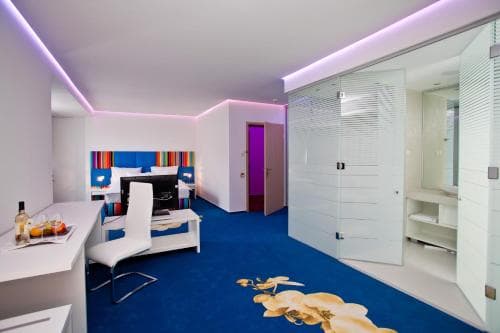 Marshal Garden Hotel
