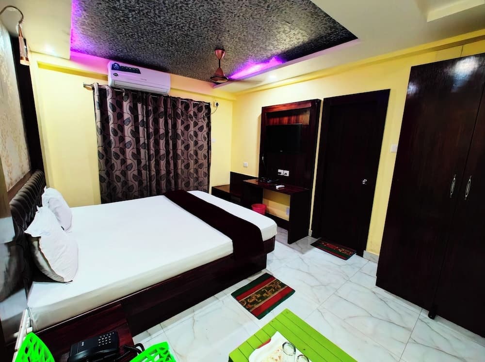 HOTEL ARYA PALACE